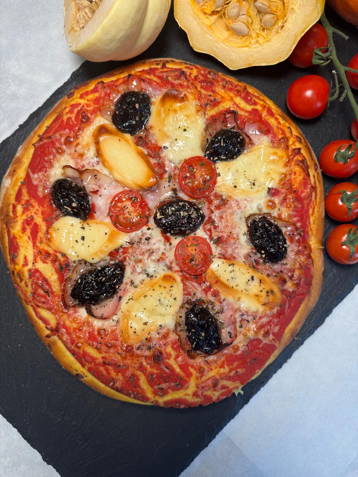 Pizza dyniowa z śliwką